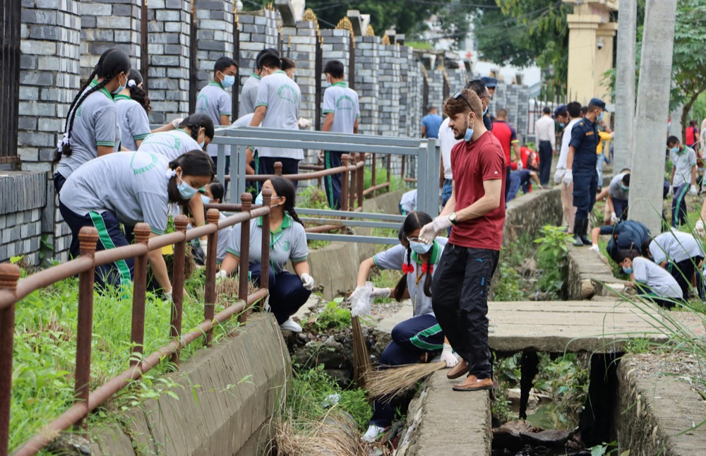 Community cleanup drive